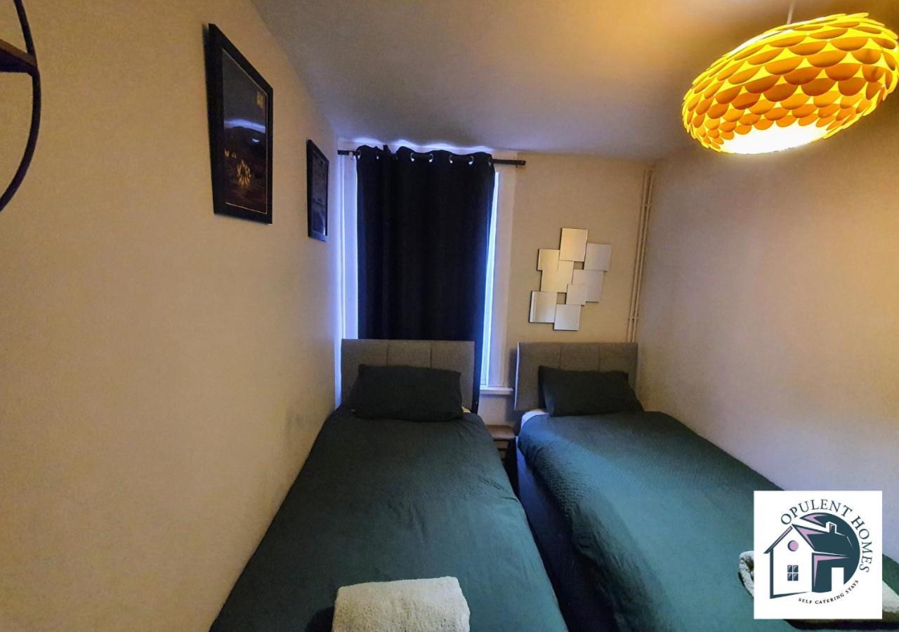 Contractor - Large House 4 Bed 2 Bath - Cent Reading